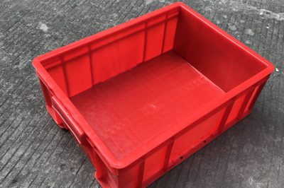 plastic storage bin 400